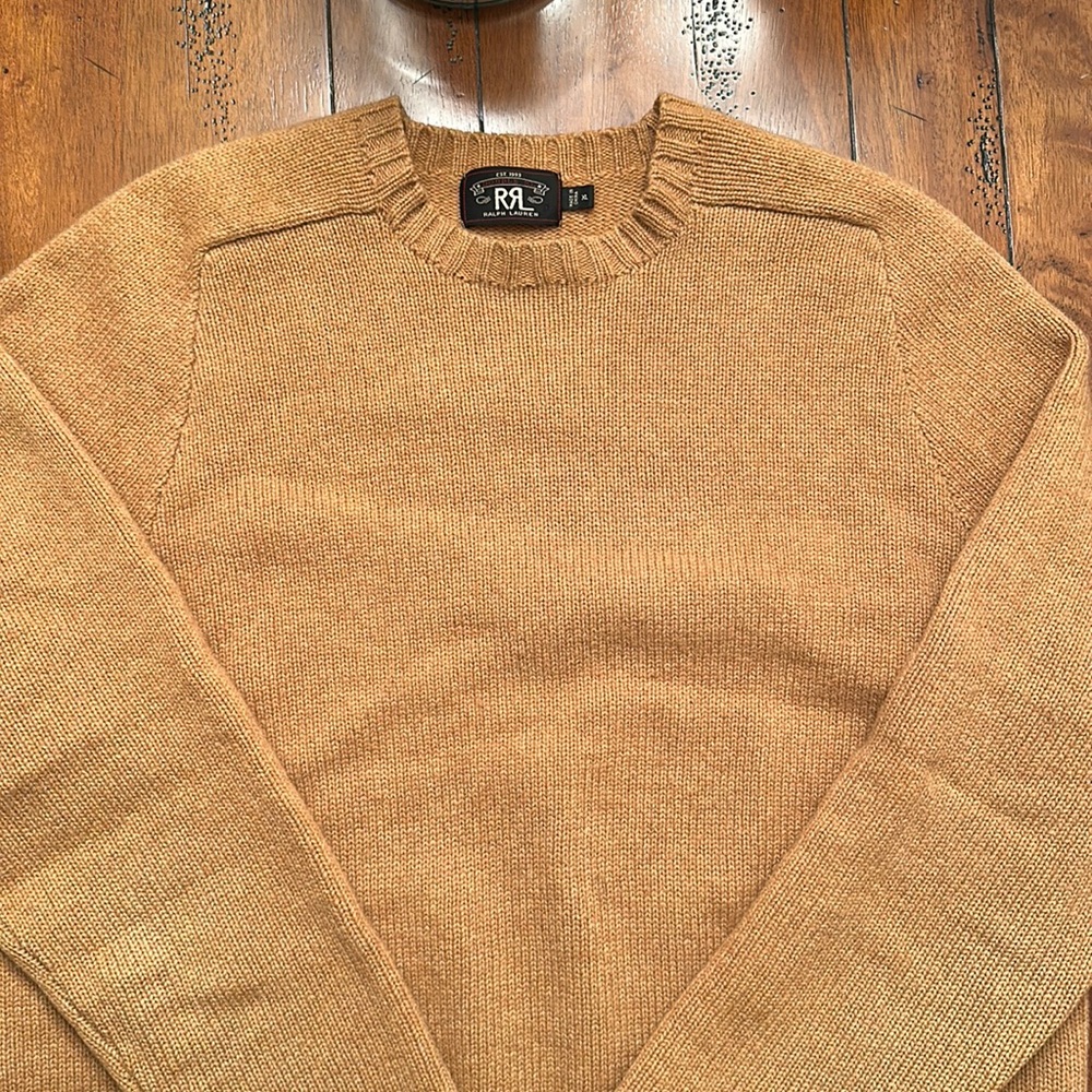 Preowned Men’s RRL wool sweater Size XL Excellent condition.